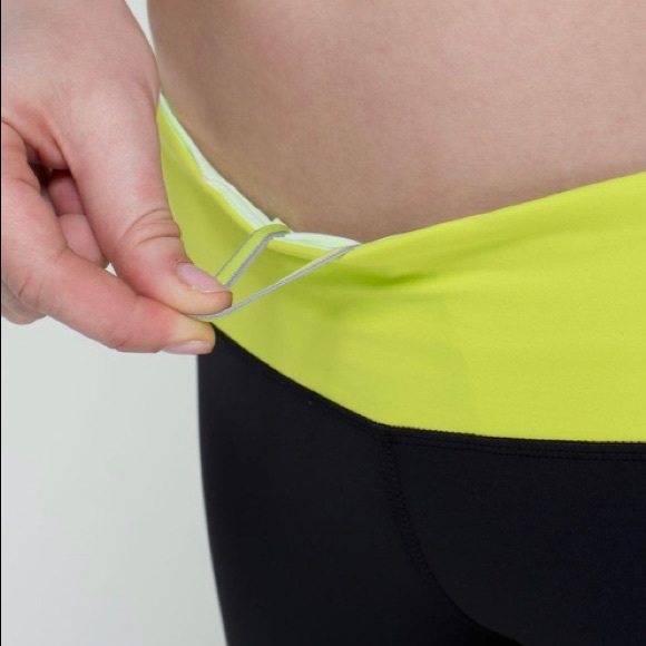 LULULEMON Cut The Crop, Black/Antidote, Size 4 - Picture 4 of 7